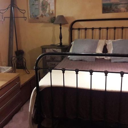 Joli Loft Dans Village Pittoresque Peret Bagian luar foto