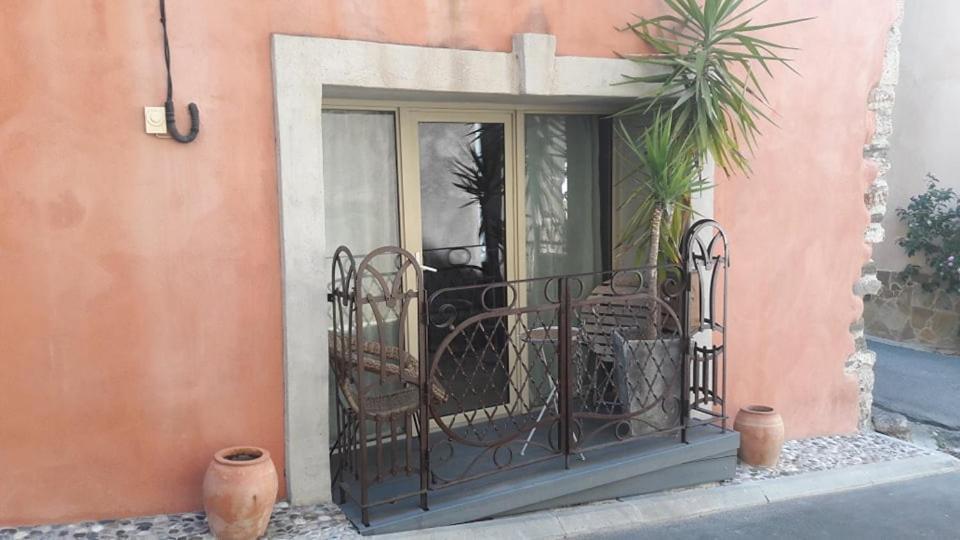 Joli Loft Dans Village Pittoresque Peret Bagian luar foto
