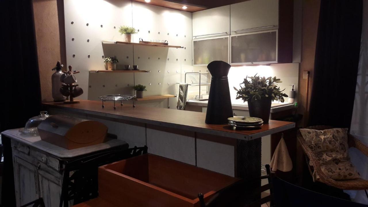Joli Loft Dans Village Pittoresque Peret Bagian luar foto